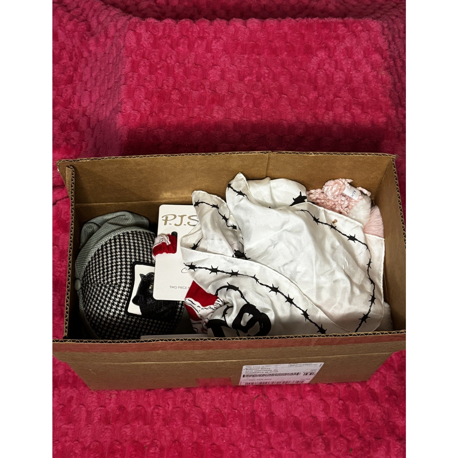 Mixed Lot - Clothing & Accessories (15 items, Est. MSRP $210)