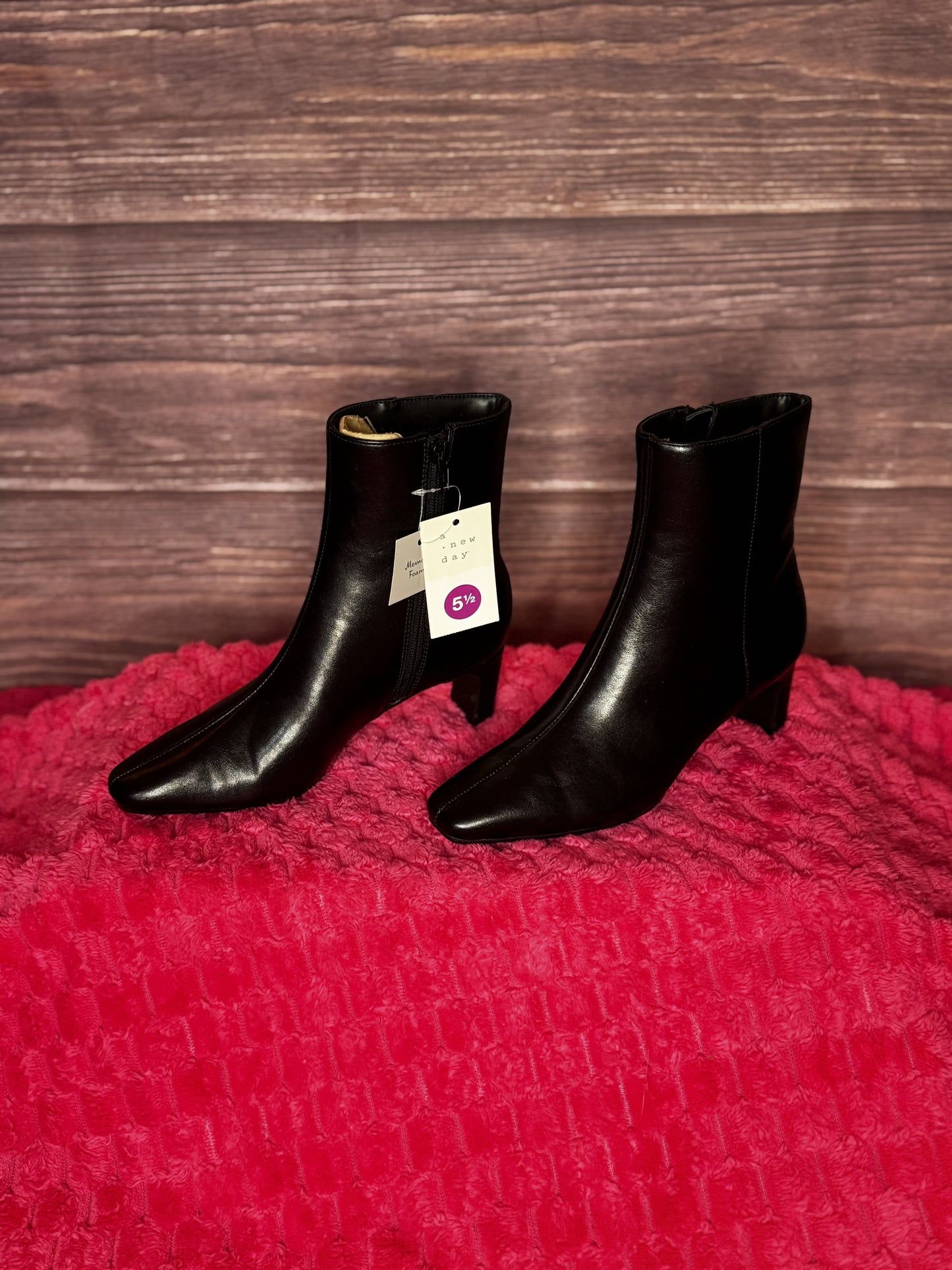A New Day Size 5.5 Black Tigris Boots w/ Memory Foam