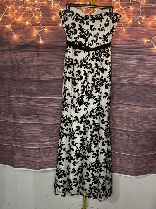 City Triangles Size 11 Black & White Floral Tulle Evening Gown