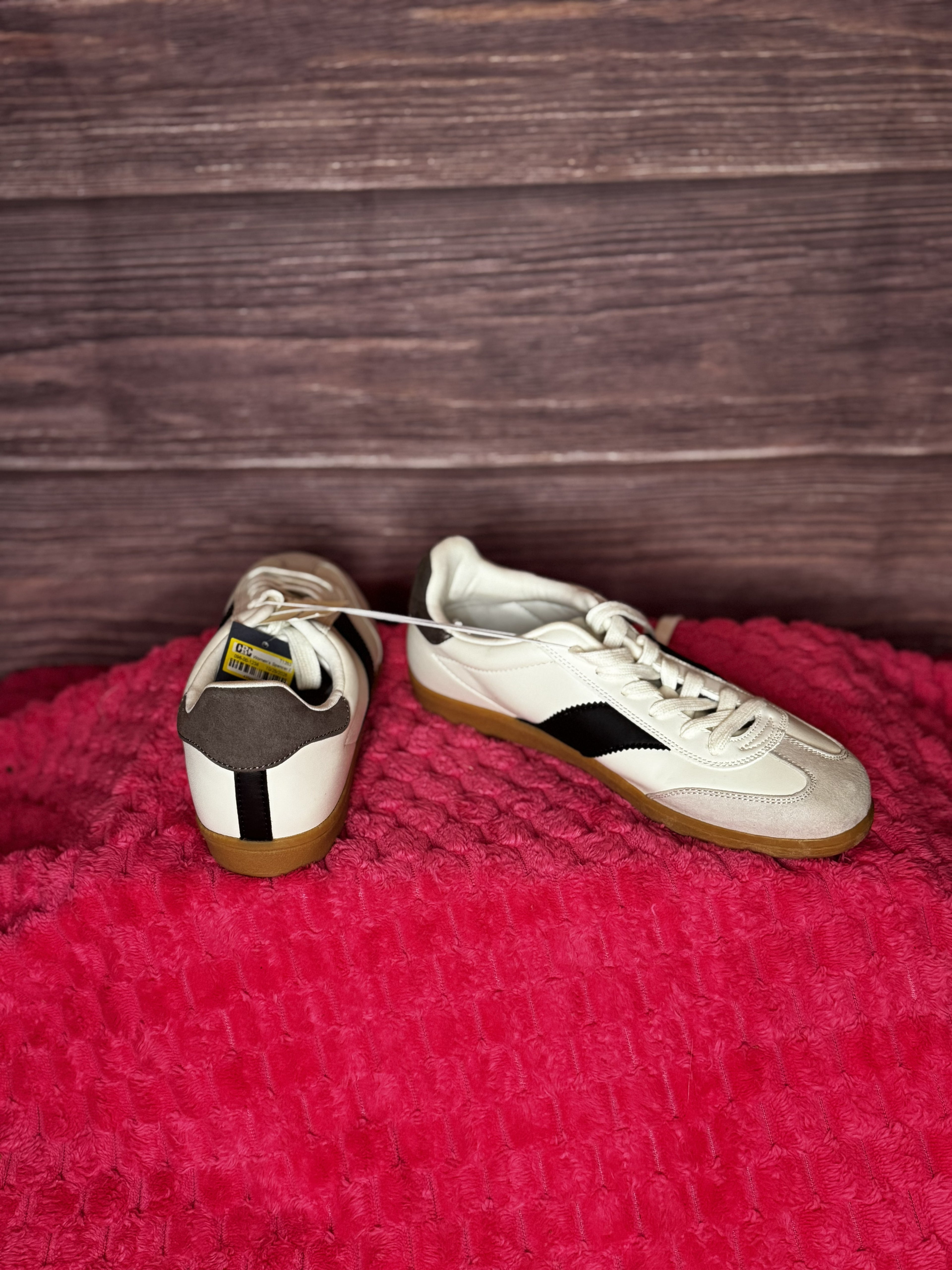 Universal Thread Women's Size 11 Spencer Fashion Sneakers w/ Memory Foam