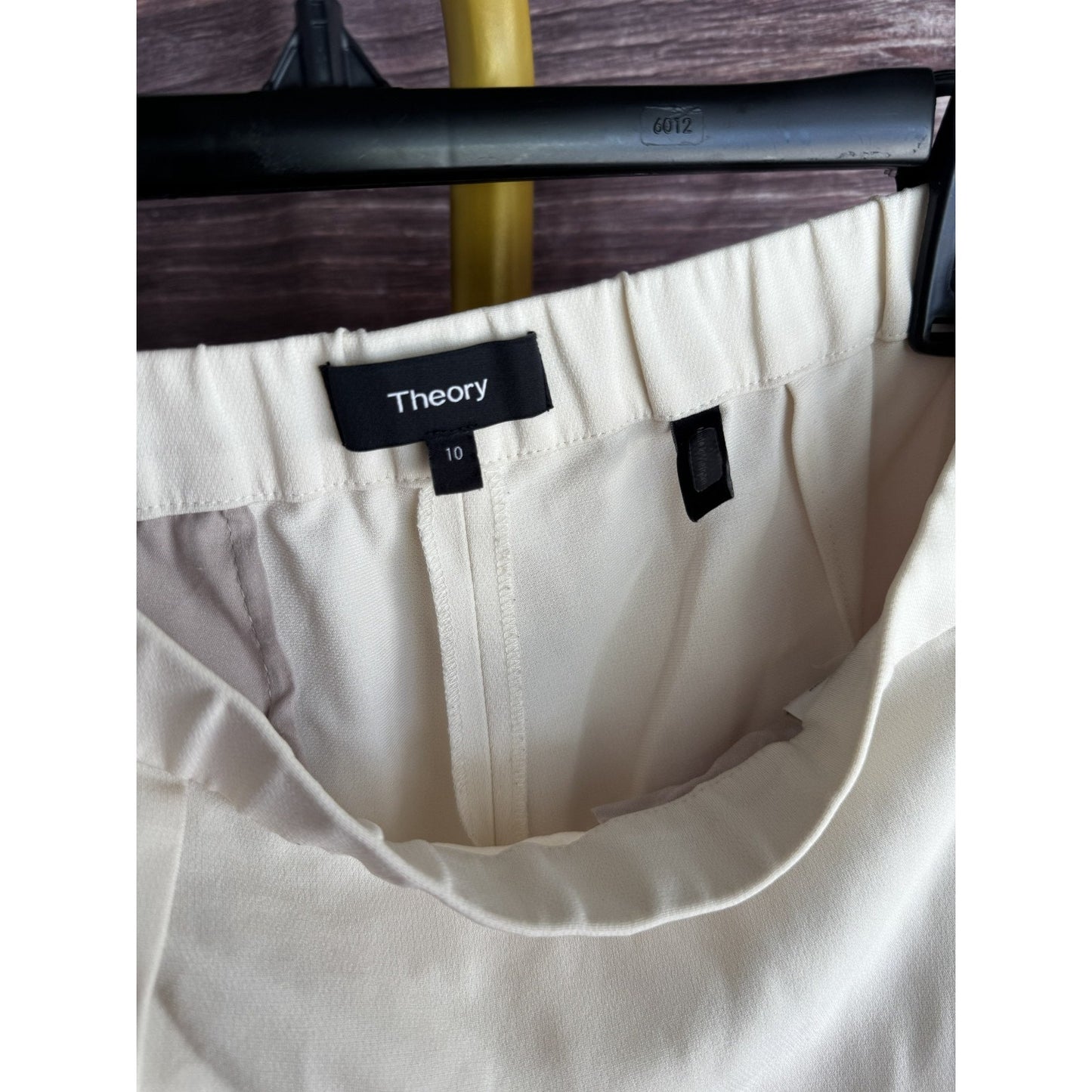 Theory Treeca Pull-On Crop Trousers Size 10 in Admiral Crepe Off-White