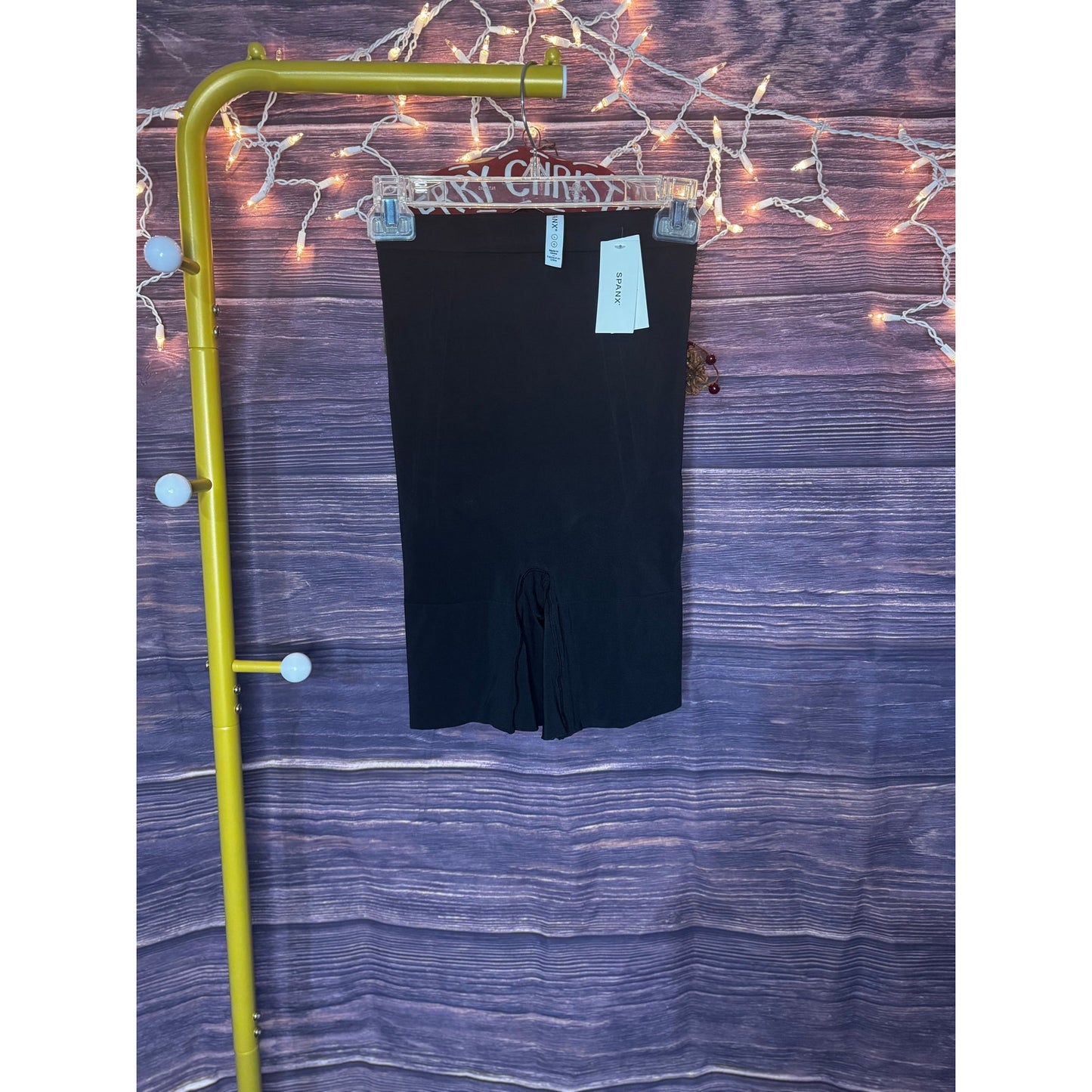 Spanx SPANXsculpt OnCore Size L Black High-Waisted Mid-Thigh Shorts